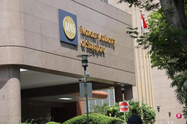 The latest 6-month Treasury bond yield fell to 2.2%